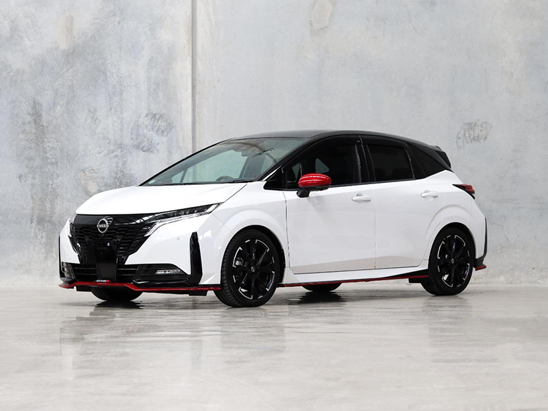 Nissan Aura